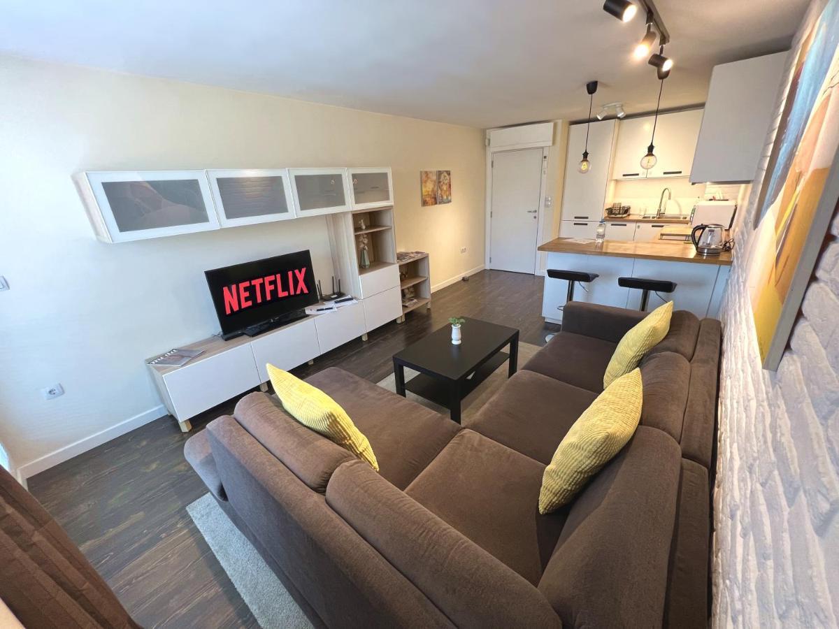 Unique Luxurious Jacuzzi Penthouse Duplex In City Center! 2 Baths! Free Parking! Софія Екстер'єр фото