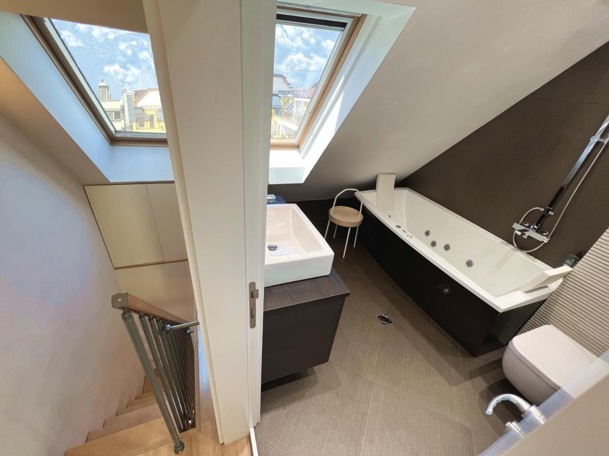 Unique Luxurious Jacuzzi Penthouse Duplex In City Center! 2 Baths! Free Parking! Софія Екстер'єр фото